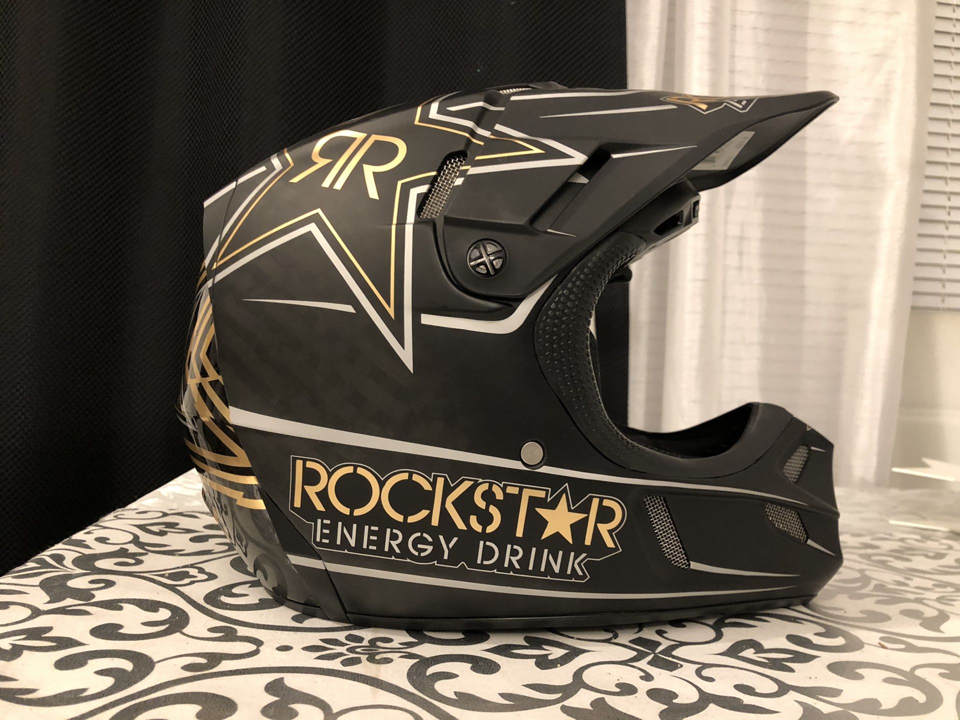Helmet motocross Fox v4 carbon motorcycle