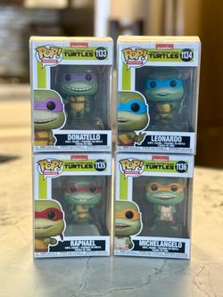 TEENAGE MUTANT NINJA TURTLES COMPLETE SET