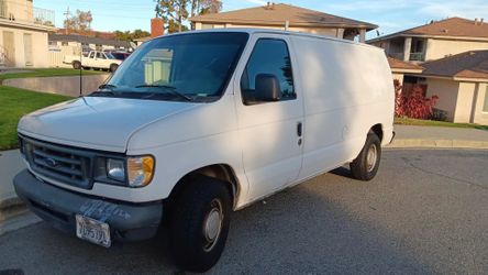 2004 Ford E150 Van 4.2