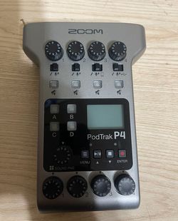 Zoom Podtrack P4
