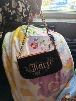 Juicy Wristlet