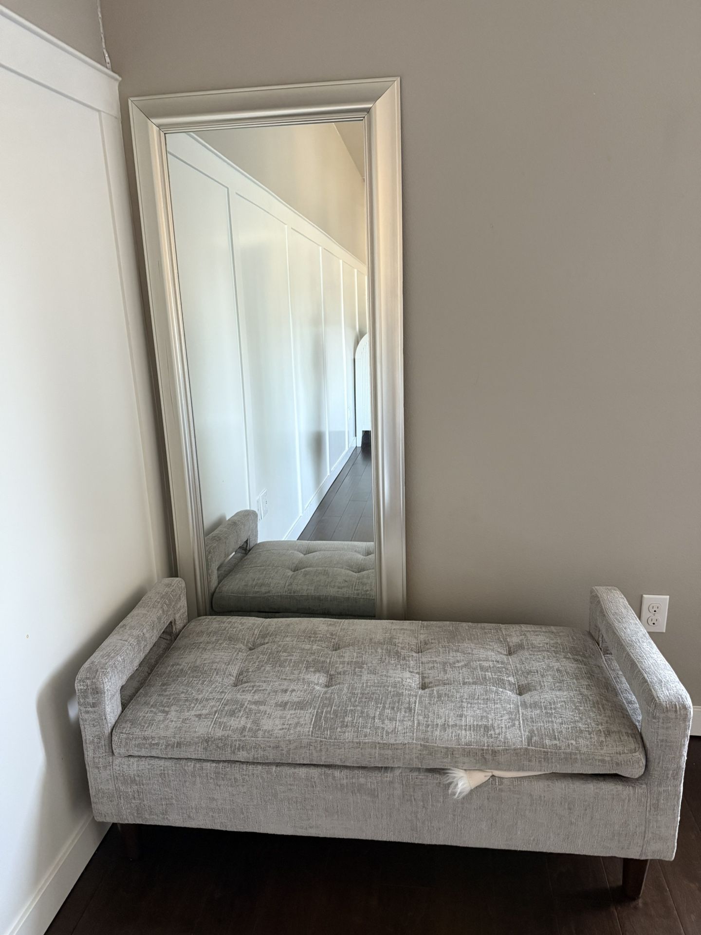 Mirror And Bench With Storage