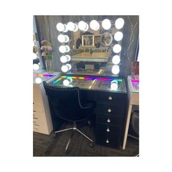 Vanity W/bluetooth Mirror
