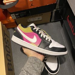 Jordan 1 Low Black Active Fuchsia size 9 USED