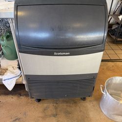 Commercial Ice Maker