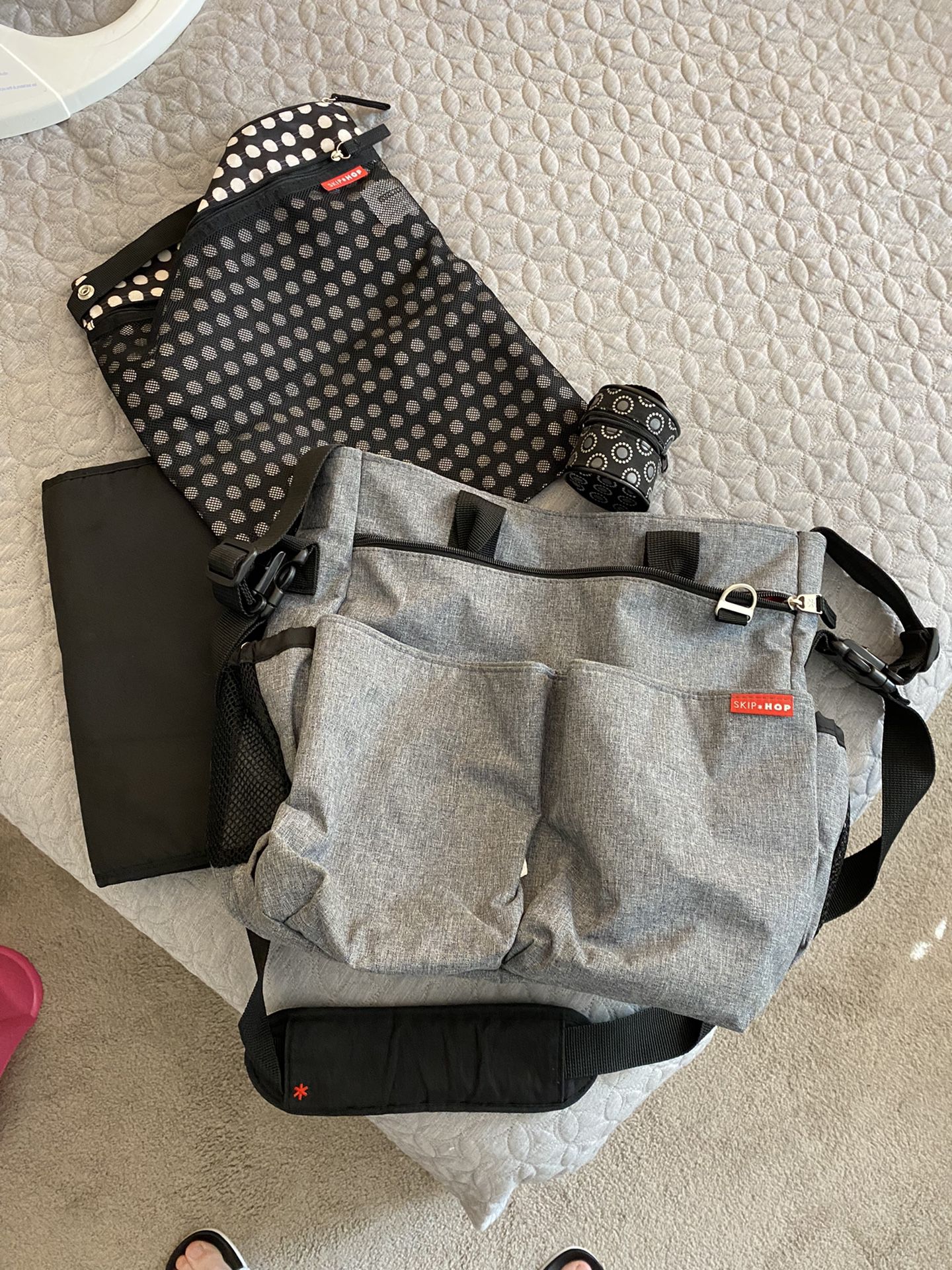 Skip Hop Diaper Bag Kit (4-Piece) - Very clean