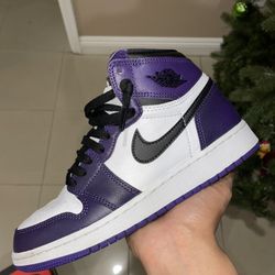Jordan 1 Court Purple Size 5.5Y GS Used