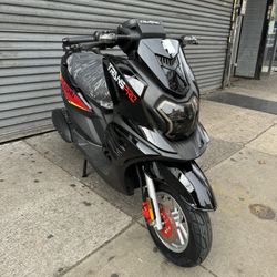 Brand New Spino 200cc Gas Scooter 