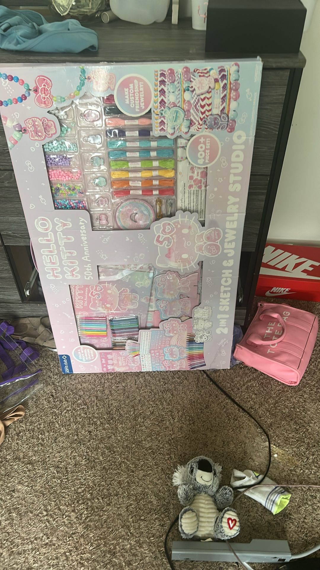 Hello kitty