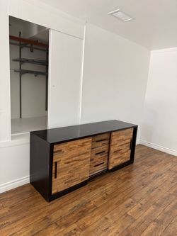 Cabinet urgent sale