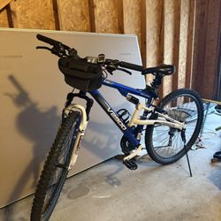 Genesis V2900 Men's Mountain Bike 