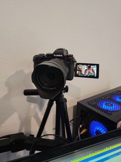 Panasonic - LUMIX S5 /w 20-60mm F3.5-5.6 Lens