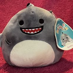 SQUISHMALLOWS 2023 Gordon the Shark 5” NEW with Tags! (tag shows wear)