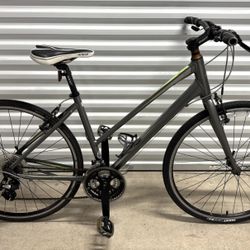 2012 Giant Escape 2 18” M Frame. Excellent Condition!