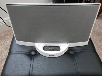 BOSE SoundDock Sound System Speaker Dock iPod & i phone White looks good. no power cord or remote