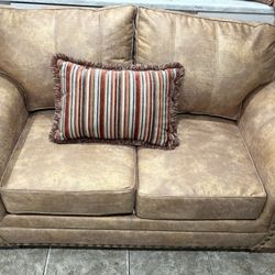 Loveseat 