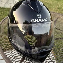 Motorcycle helmet  Shark Evoline series 3