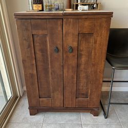 Wine and liquor cabinet
