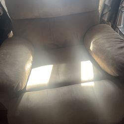 Free To All! Moving Tomorrow. If You Can Come Get It It’s Yours
