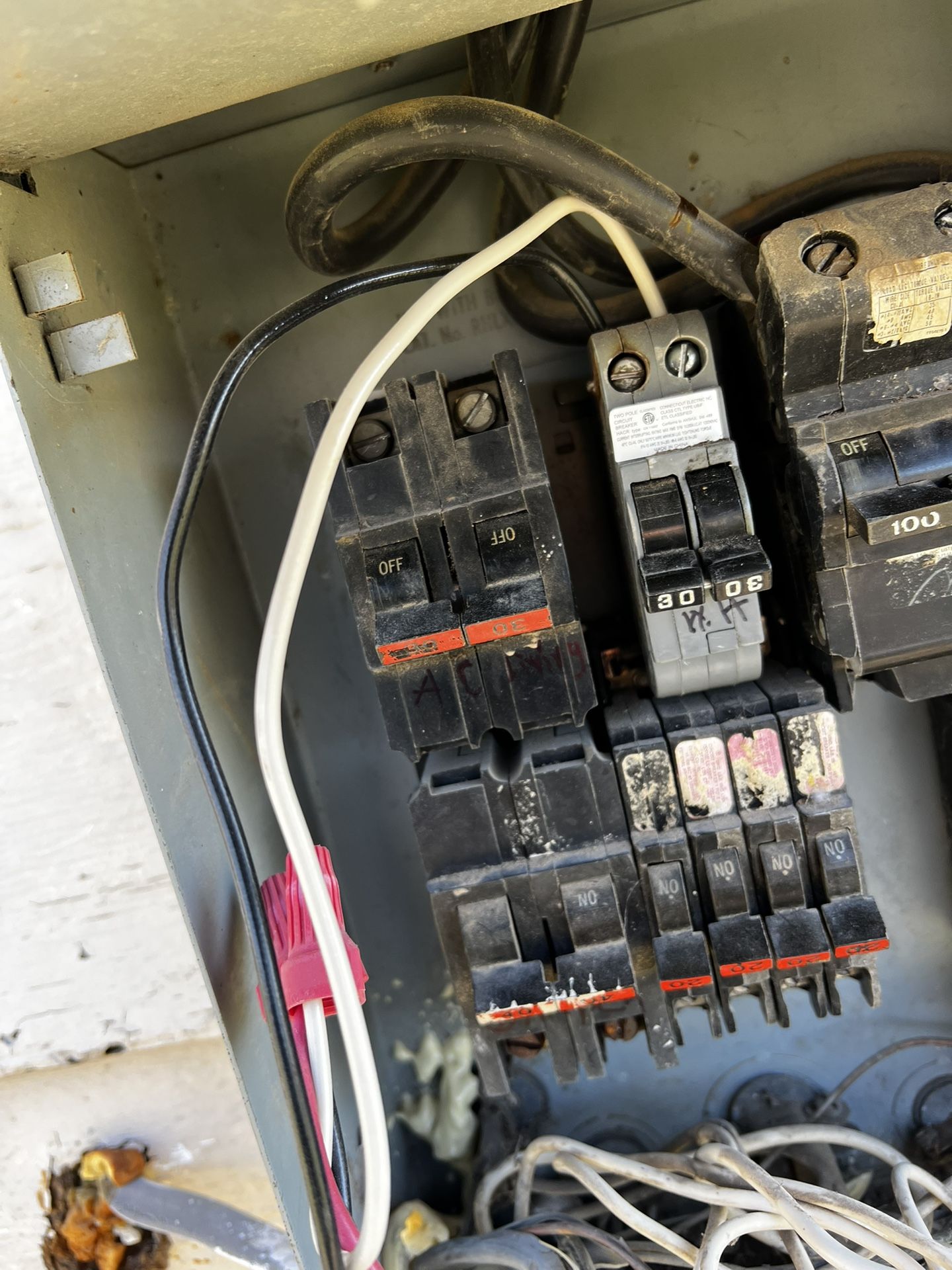 Se Asen Trabajos De Electricidad Aún Buen Precio