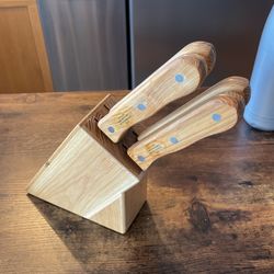 Brand New Steak Knives in block for Sale!!!