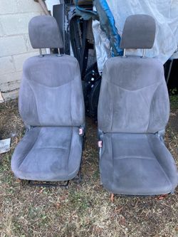OEM front seats 2010- 2015 Toyota Prius