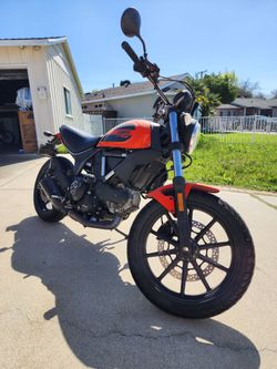 2018 Ducati Scrambler Red 400cc