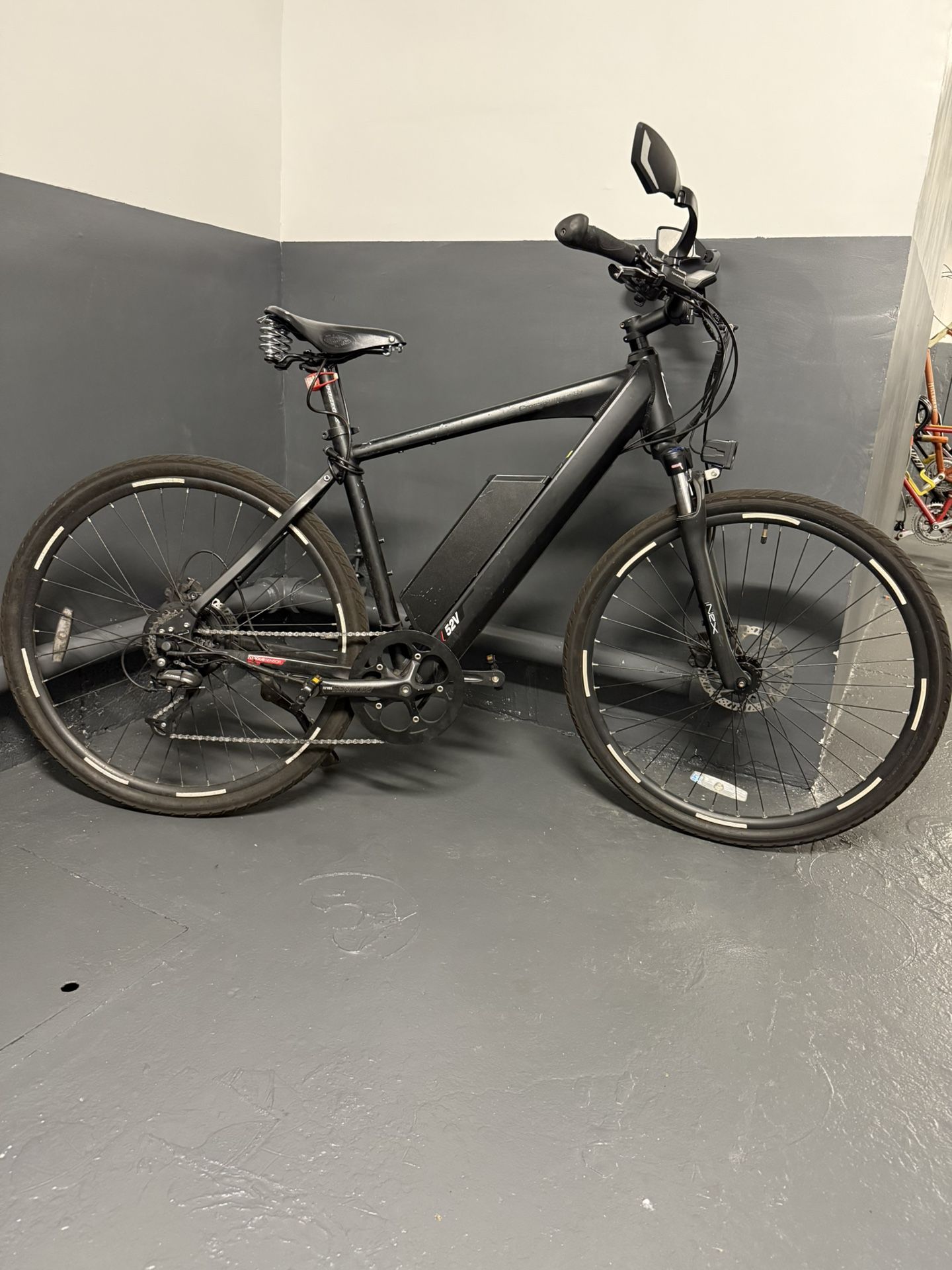 JuicedBikes Crosscurrent S2 eBike With Brooks Leather Saddle, Phone Mount/charge (Works Great!)