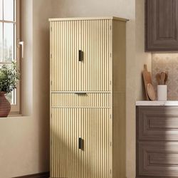 Pantry cabinet