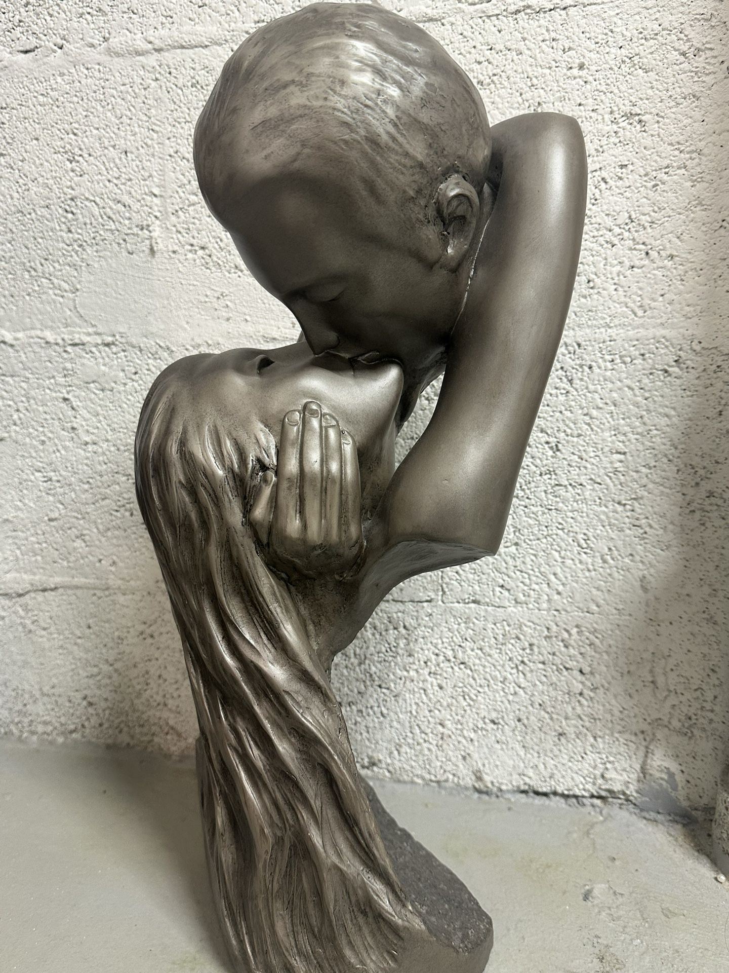 1986 Austin Prod The Kiss Postmodern Art Sculpture KISSING LOVERS David Fisher