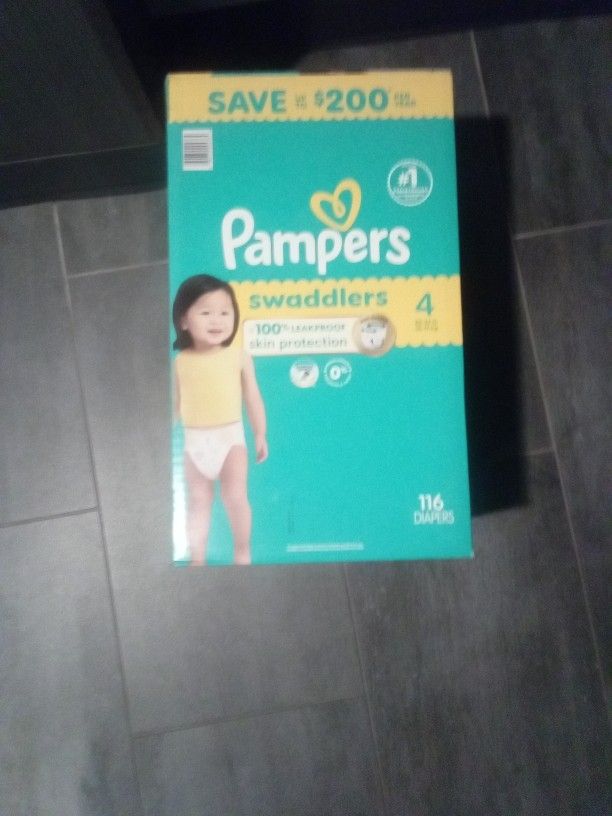 Pampers Swaddlers Size 4 New