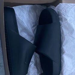 Nike Slide  Size 9