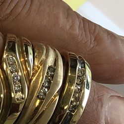 14 Kt Gold & Genuine Diamonds  Wedding  Ring 