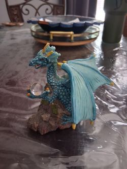 3in Dragon holding crystal ball