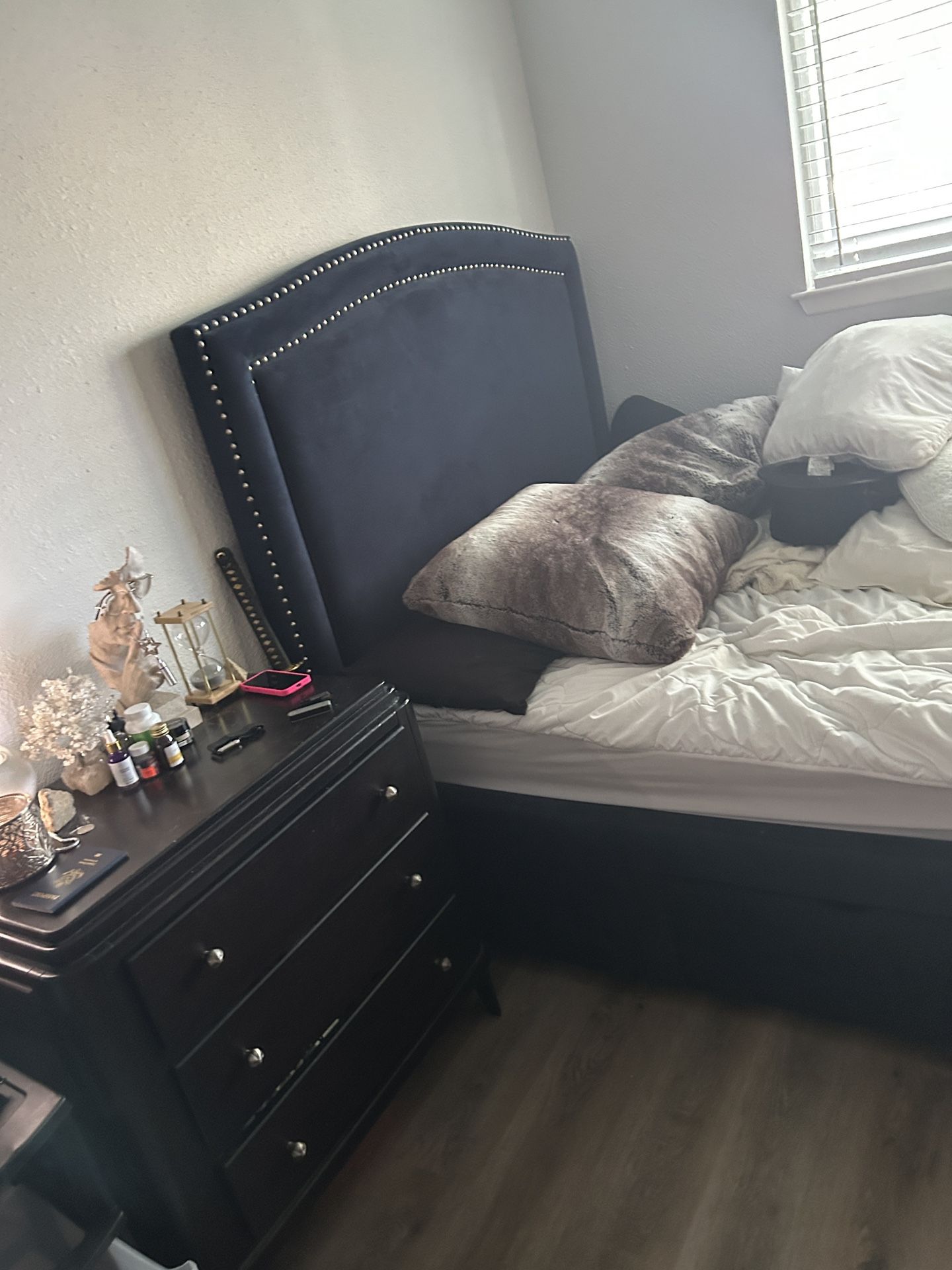 Blue Velvet Bed Frame W/storage 