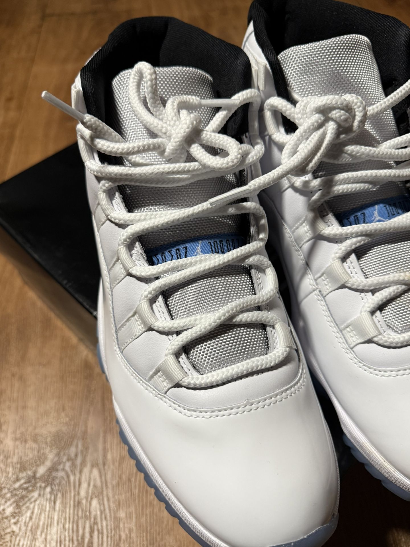 Jordan 11 Legend Blue 