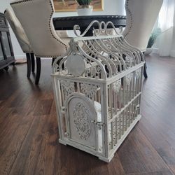 Fancy Dog Crate Fits Small Dog !