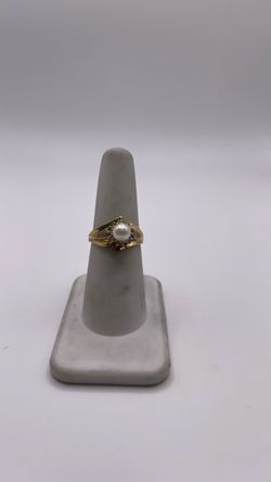 10k gold pearl and CZ accent ring