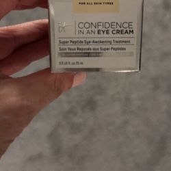 New It Cosmetics Confidence In A Eye Cream