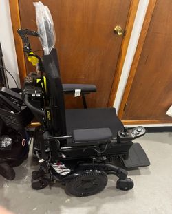 INVACARE POWER WHEEL CHAIR