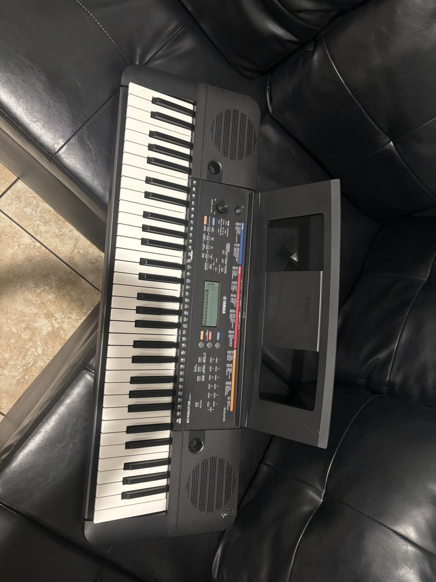 Yamaha PSR-E263 Keyboard