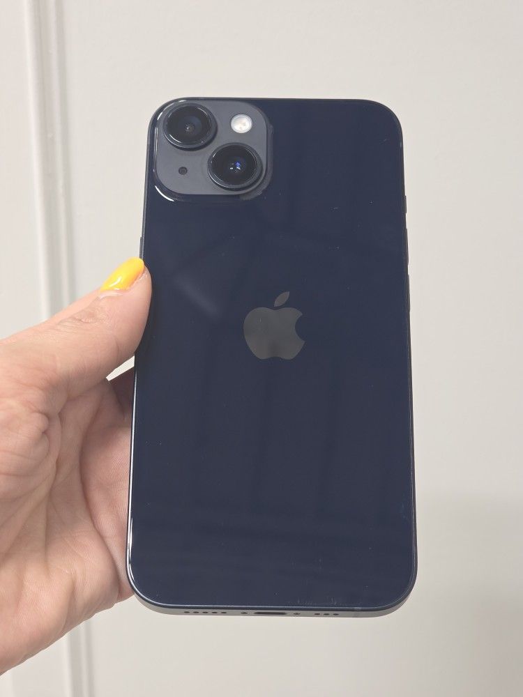 Iphone 13 Unlocked 128GB. Price Is Firm. Desbloqueado. El Precio Es Firme...