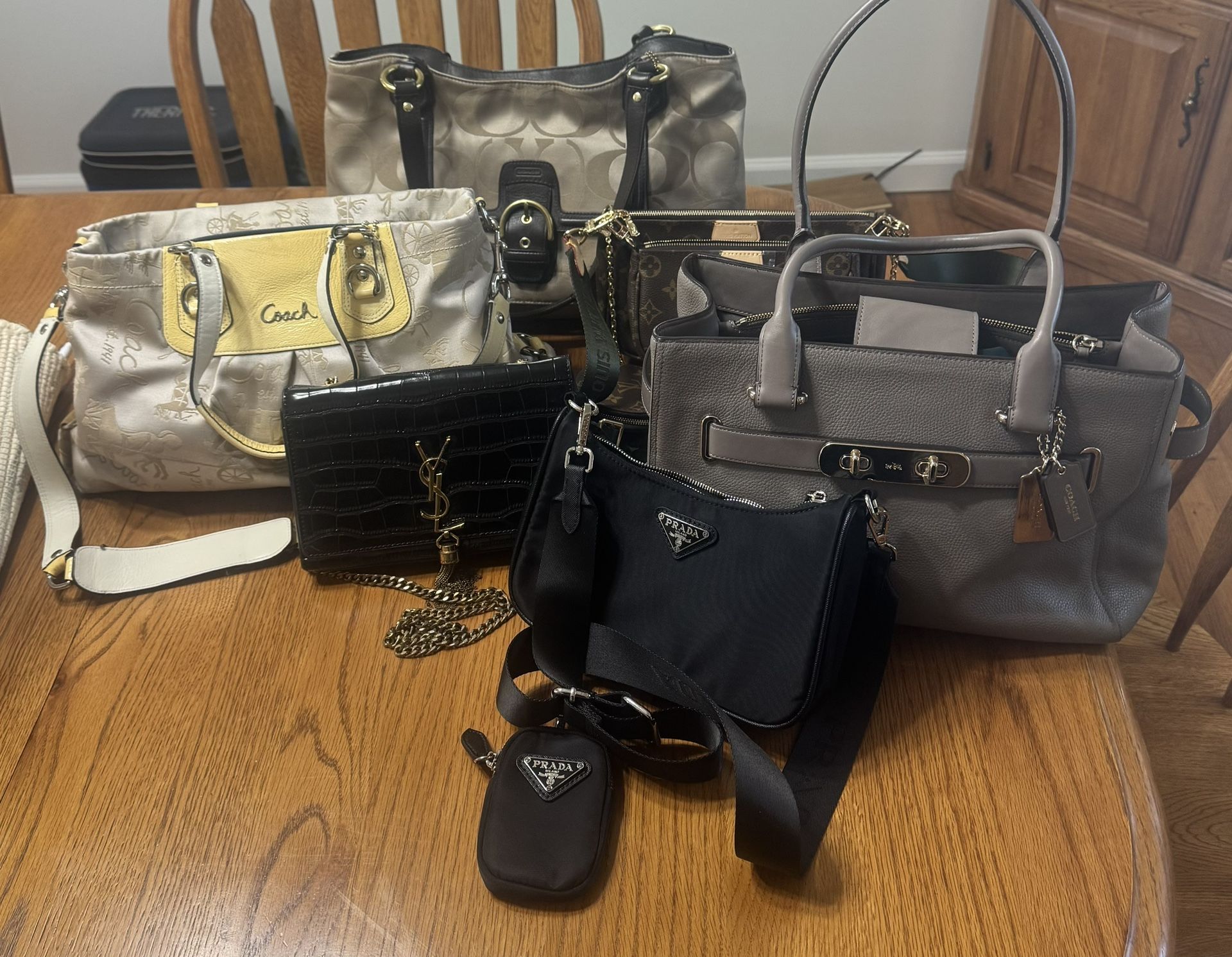 Bags And Crossbodys
