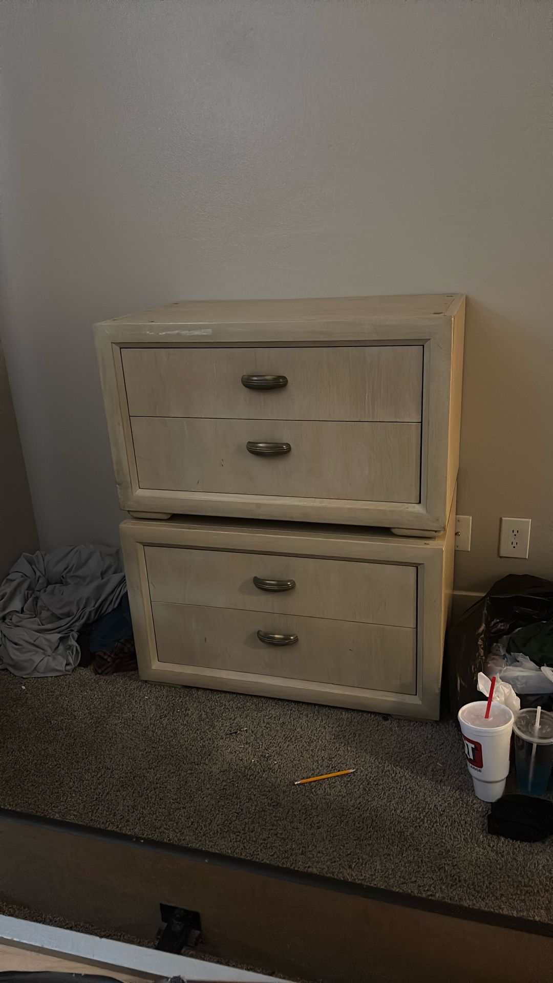 Dressers/night Stands