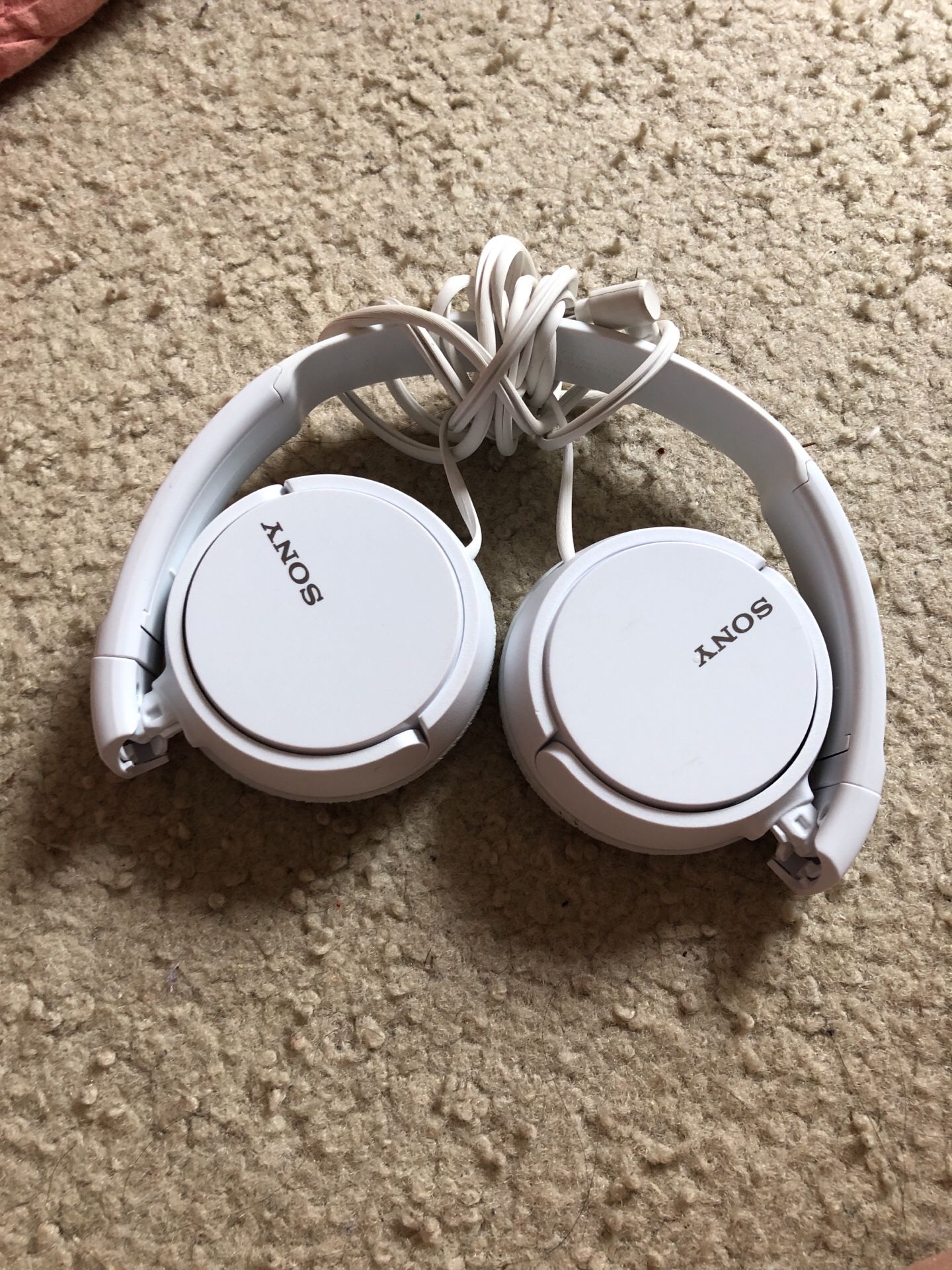 Sony white headphone (almost new)