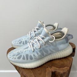 Yeezy 350 V2 Mono Ice GW2869 Sz 7.5