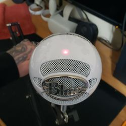 Blue Snowball Recording Microphone With Adjustable Arm