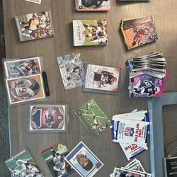 LARGE SPORTS CARDS LOT