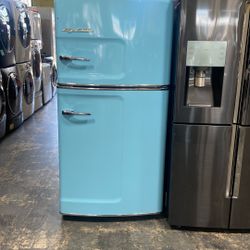 Whirlpool Vintage Refrigerator 