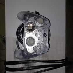 Xbox One With Controller 